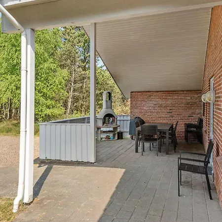 Cora - 1km From The Sea By Interhome *