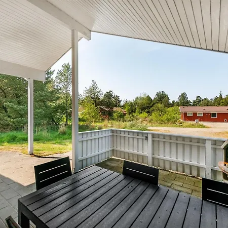 Cora - 1km From The Sea By Interhome