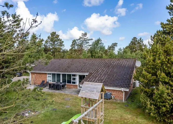 Cora - 1km From The Sea By Interhome