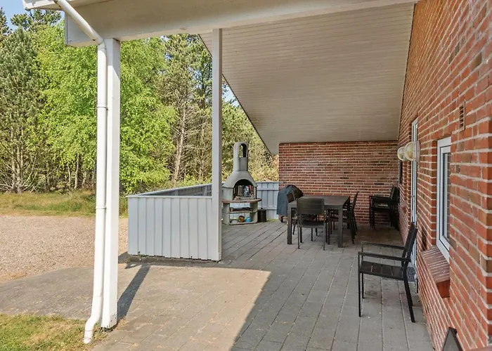 Cora - 1km From The Sea By Interhome *